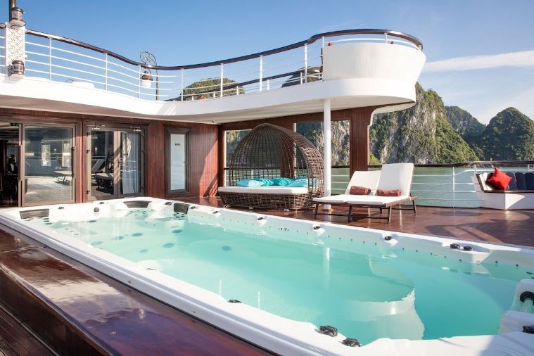 Du thuyền Ambassador Hạ Long